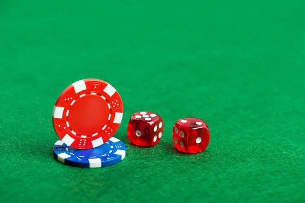Texas Hold'em Bonus live dealer table at login latoto with professional dealer and community cards displayed